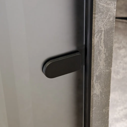 Дверь стеклянная с замком Gratec Alma BK, чёрные короб и фурнитура, серое матовое закаленное стекло 8 мм фото 3