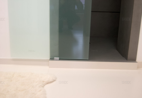 Откатная дверь с открытой роликовой сиситемой фото 2