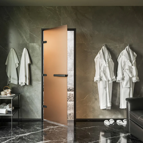 Дверь для хамам и сауны Gratec Estri Black Premium, чёрные короб и фурнитура, бронза матовое закаленное стекло 8 мм фото 2