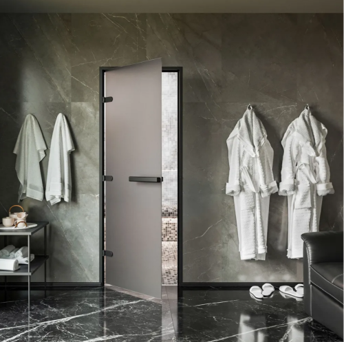 Дверь для хамам и сауны Gratec Estri Black Premium, чёрные короб и фурнитура, графит Matelux (серое матовое) закаленное стекло 8 мм фото 4